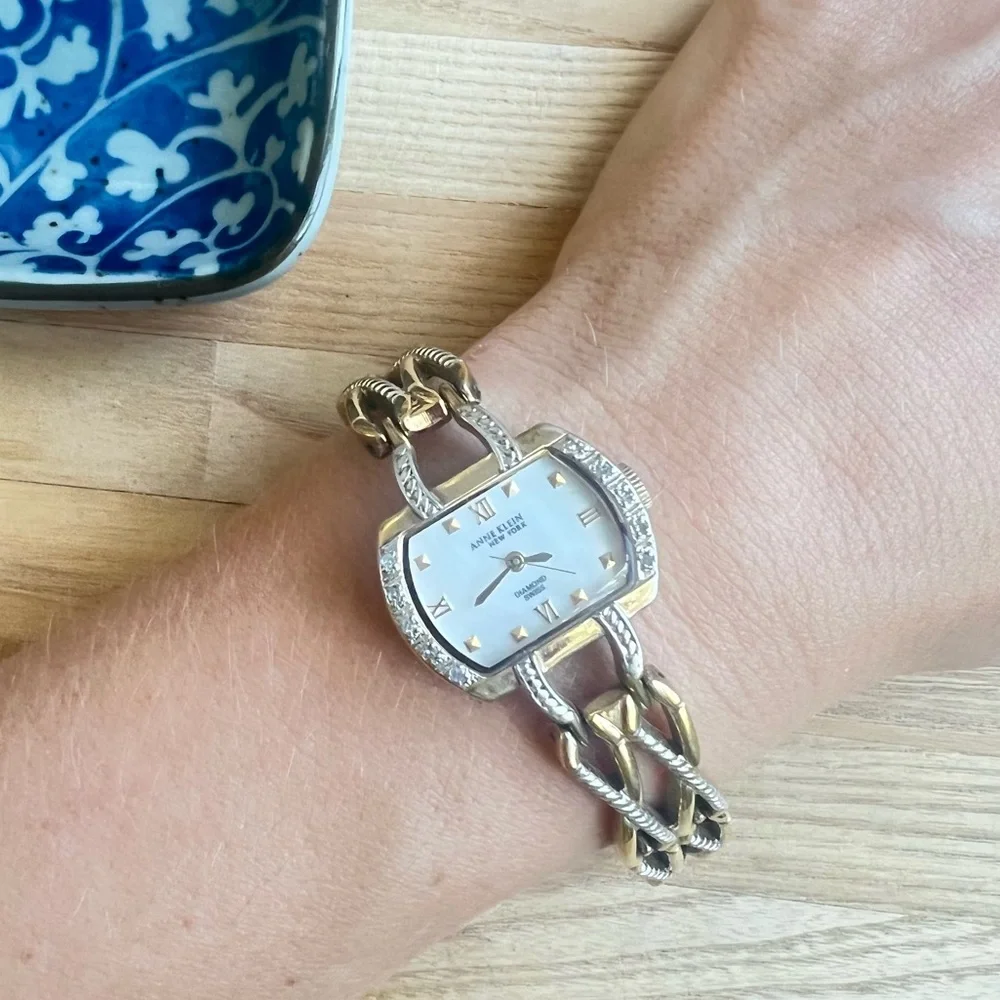 Anne Klein New York ladies diamond Swiss dress watch NEW BATTERY